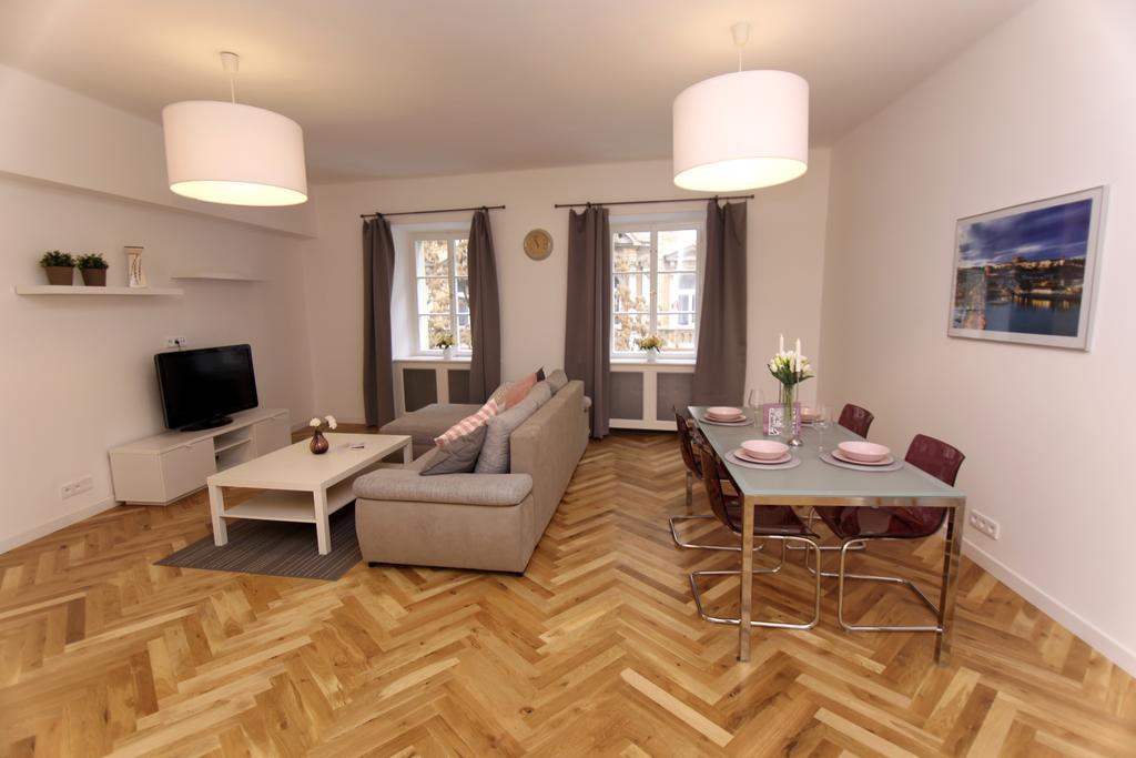 U Obecniho Dvora Apartment Prag