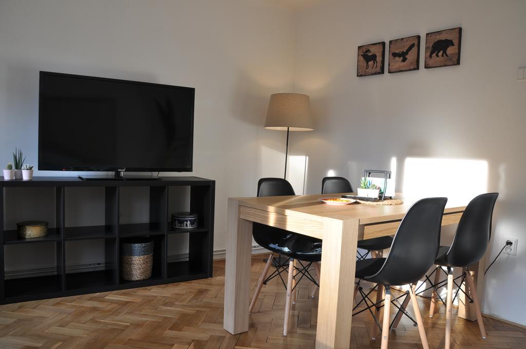 U Obecniho Dvora Apartment