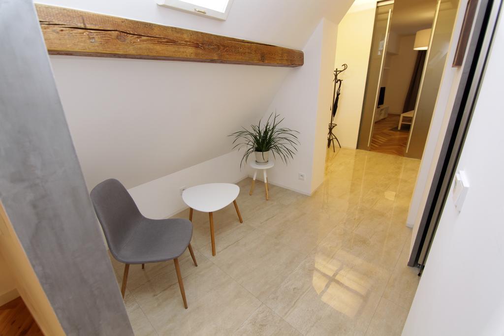 Apartment U Obecniho Dvora